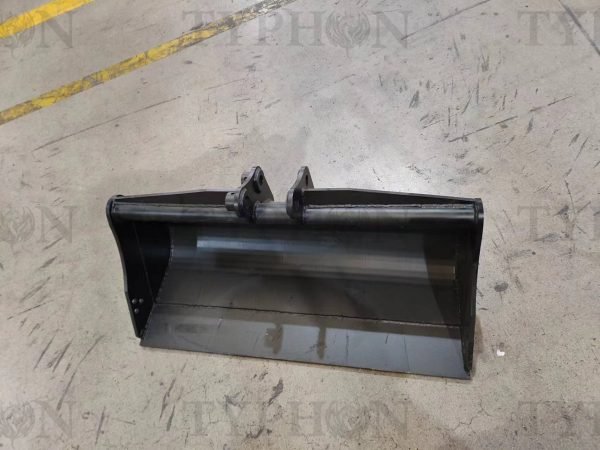 TYPHON 2.5 Ton Mini Excavator Attachment Plain Bucket 800mm 31" Mud Bucket For TERROR X2 PRO