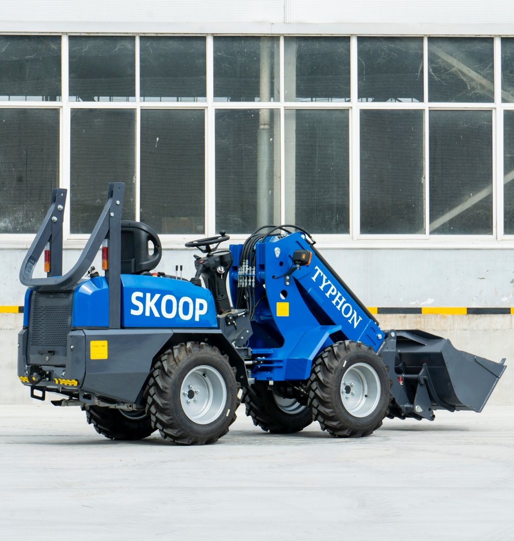 New TYPHON Telescopic Wheel Loader with Kubota D1105 engine 25 hp 1 ton Load USA