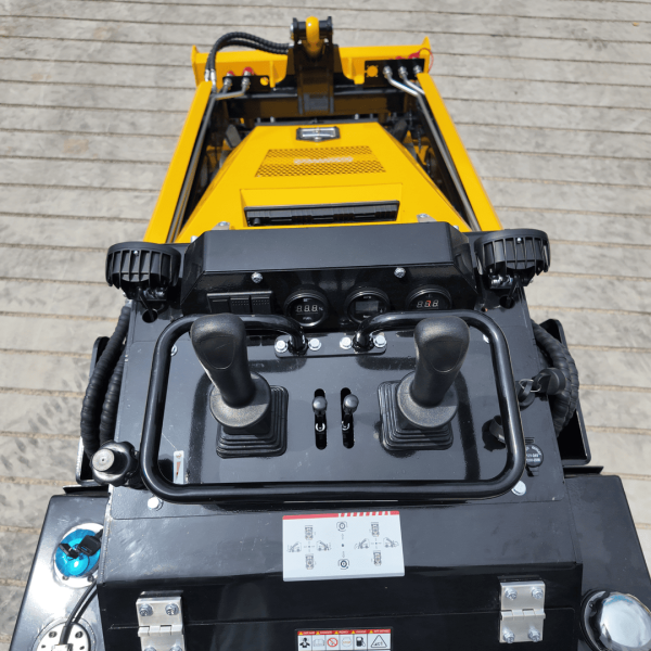 Brand New TYPHON STOMP V900 1.4 Ton Compact Track Loader with 25HP Kubota Diesel Engine 1,102 lb Max Load